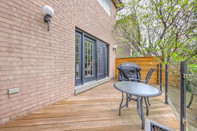 501 Fairlawn Ave, House detached with 4 bedrooms, 4 bathrooms and 4 parking in Toronto ON | Image 21