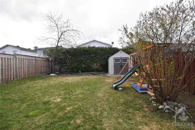 696 Morewood Crescent, House detached with 3 bedrooms, 3 bathrooms and 3 parking in Ottawa ON | Image 27