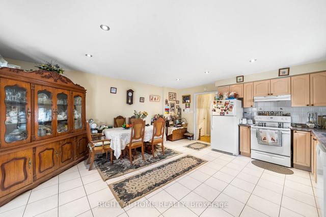 471b Northcliffe Blvd, House semidetached with 3 bedrooms, 3 bathrooms and 3 parking in Toronto ON | Image 14