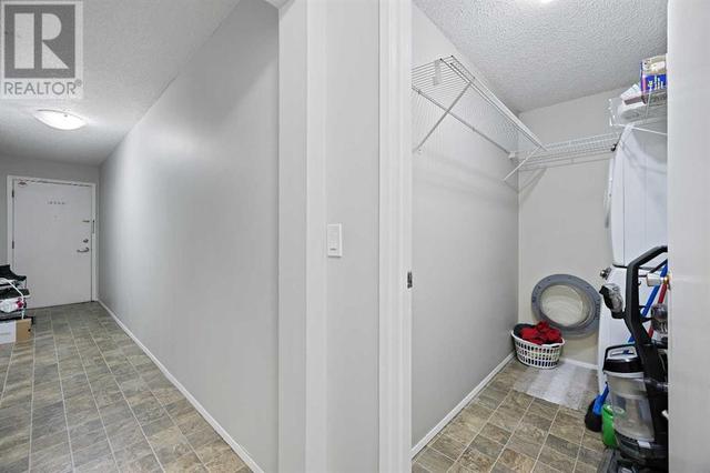 210, - 647 1 Avenue Ne, Condo with 2 bedrooms, 1 bathrooms and 1 parking in Calgary AB | Image 4
