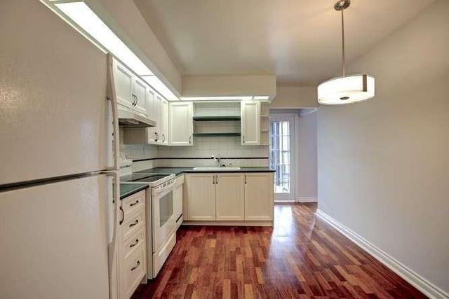 903 - 33 Elmhurst Ave, Condo with 2 bedrooms, 2 bathrooms and 1 parking in Toronto ON | Image 10