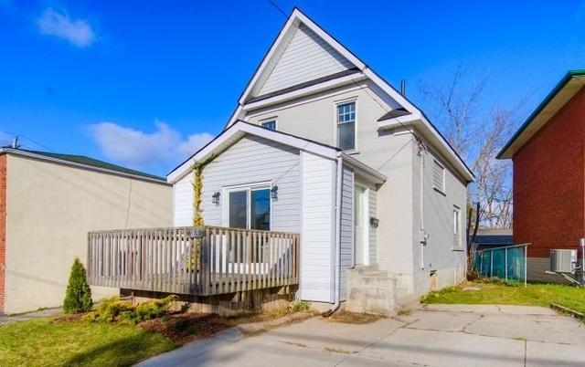 184 Mill St, House detached with 3 bedrooms, 1 bathrooms and 3 parking in Kitchener ON | Image 1