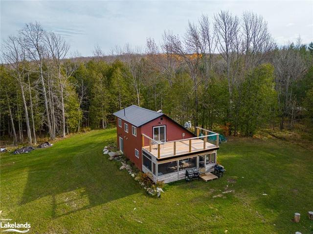 025359 Euphrasia St Vincent Townline, House detached with 3 bedrooms, 2 bathrooms and 10 parking in Meaford ON | Image 6