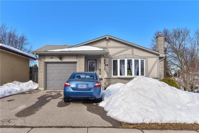 69 Glen Park Crescent, House detached with 5 bedrooms, 2 bathrooms and 7 parking in Kitchener ON | Image 1