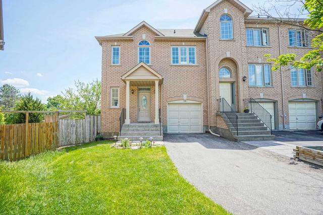 30 Provincial Pl, House attached with 3 bedrooms, 3 bathrooms and 5 parking in Brampton ON | Image 1