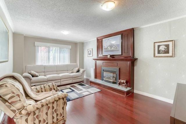 4416 Idlewilde Cres, House detached with 4 bedrooms, 4 bathrooms and 4 parking in Mississauga ON | Image 3