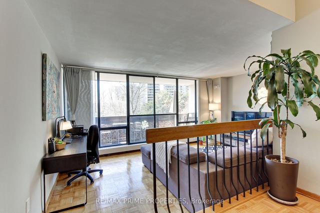 305 - 455 Sentinel Rd, Condo with 2 bedrooms, 1 bathrooms and 1 parking in Toronto ON | Image 2