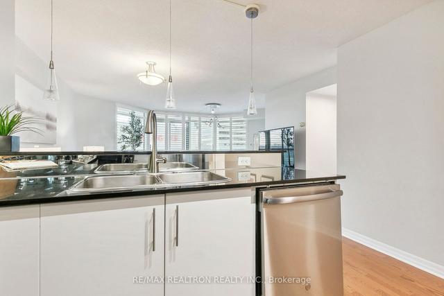 1107 - 300 Bloor St E, Condo with 2 bedrooms, 2 bathrooms and 1 parking in Toronto ON | Image 2