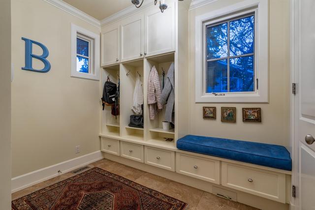 Mudroom leading in from the garage | Image 23