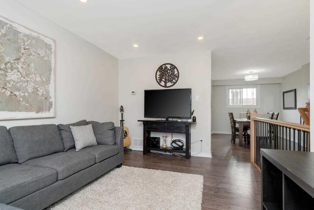 3 - 64 Bronte St S, Townhouse with 3 bedrooms, 2 bathrooms and 2 parking in Milton ON | Image 6