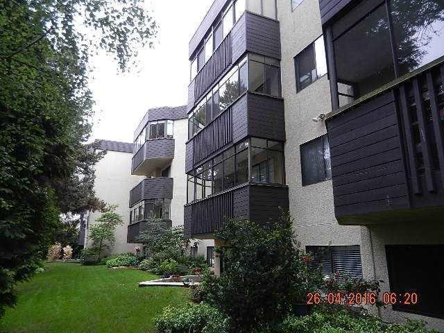 110 - 1012 Collinson St, Condo with 2 bedrooms, 2 bathrooms and 1 parking in Victoria BC | Image 2