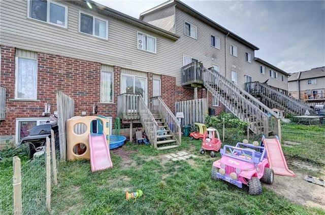 219 Red Clover Crt, House attached with 3 bedrooms, 2 bathrooms and 2 parking in Kitchener ON | Image 8