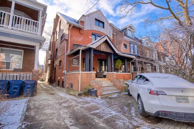 upper - 141 Marion St, House detached with 2 bedrooms, 2 bathrooms and 1 parking in Toronto ON | Image 23
