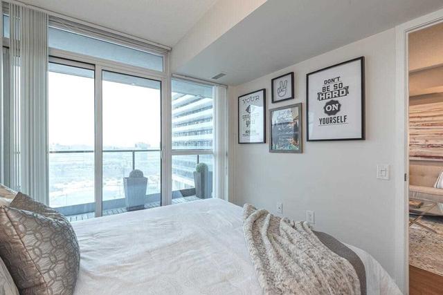 707 - 29 Singer Crt, Condo with 1 bedrooms, 1 bathrooms and 1 parking in Toronto ON | Image 3
