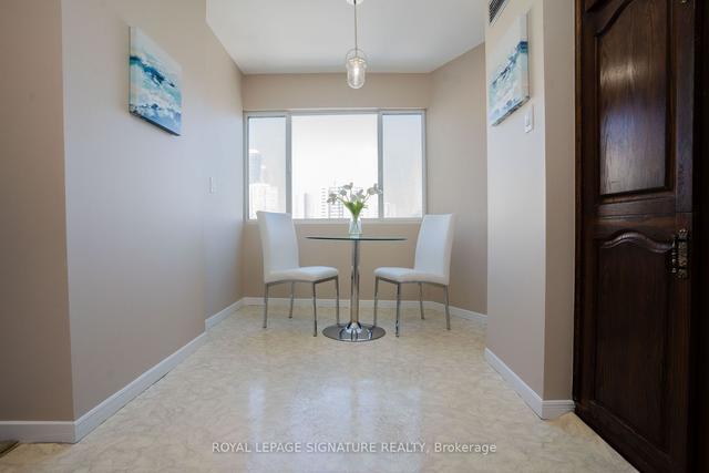 1212 - 50 Elm Dr E, Condo with 2 bedrooms, 2 bathrooms and 2 parking in Mississauga ON | Image 11