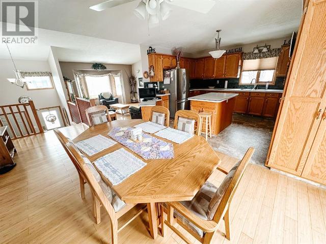 4722 43 Street, House detached with 4 bedrooms, 3 bathrooms and 4 parking in Mayerthorpe AB | Image 9