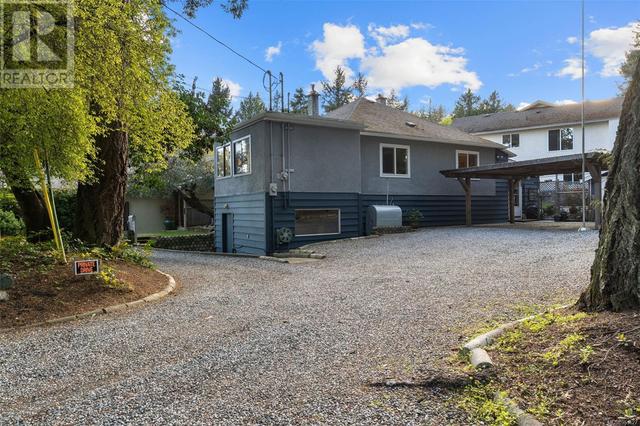 5260 Rambler Rd, House detached with 4 bedrooms, 3 bathrooms and 4 parking in Saanich BC | Image 35