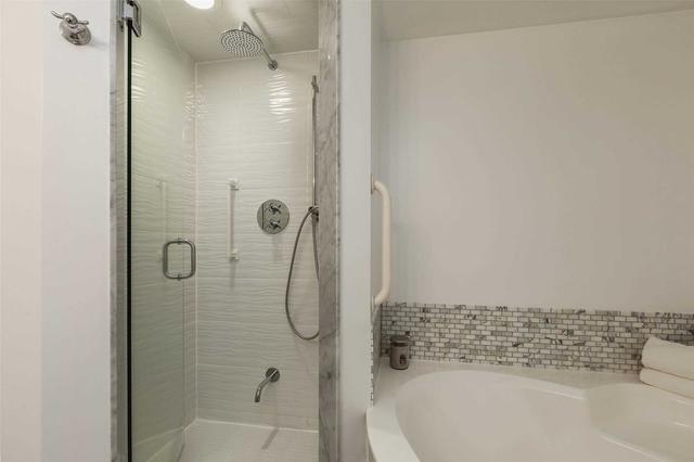 508 - 215 The Donway W, Condo with 2 bedrooms, 2 bathrooms and 2 parking in Toronto ON | Image 13