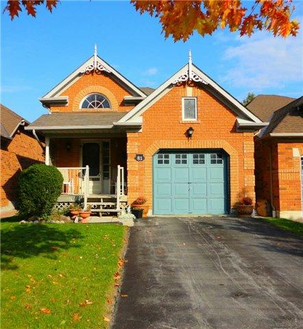 81 St. Thomas St, House detached with 2 bedrooms, 3 bathrooms and 1 parking in Whitby ON | Image 1