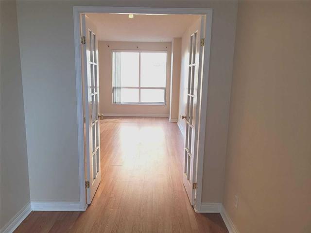 907 - 55 Bloor St E, Condo with 2 bedrooms, 2 bathrooms and 1 parking in Toronto ON | Image 3