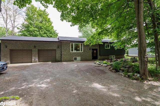 29 Conder Drive, House detached with 5 bedrooms, 2 bathrooms and 11 parking in Oro Medonte ON | Image 2
