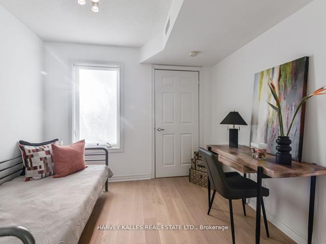 301 - 2 Brian Peck Cres, Townhouse with 3 bedrooms, 2 bathrooms and 2 parking in Toronto ON | Image 10
