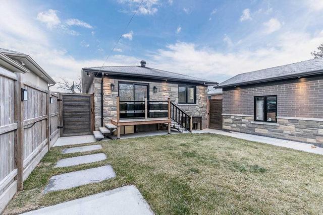 45 Bridgenorth Cres, House detached with 2 bedrooms, 3 bathrooms and 6 parking in Toronto ON | Image 32