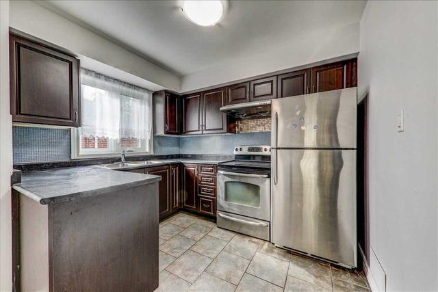 1016 Pharmacy Ave, House detached with 3 bedrooms, 2 bathrooms and 4 parking in Toronto ON | Image 34