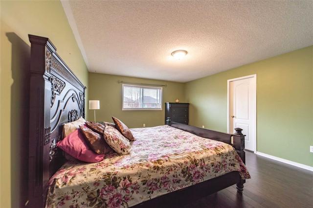 27 Culture Cres, House detached with 3 bedrooms, 3 bathrooms and 6 parking in Brampton ON | Image 18