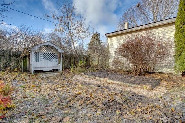 7 Meadowview Ave, House attached with 3 bedrooms, 2 bathrooms and 2 parking in Guelph ON | Image 13
