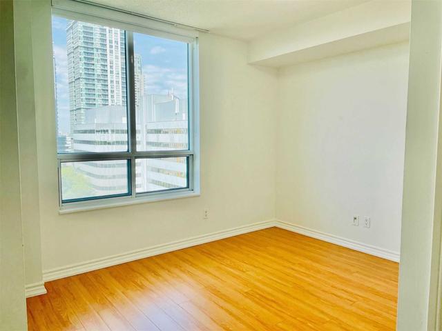 1002a - 61 Town Centre Crt, Condo with 2 bedrooms, 2 bathrooms and 1 parking in Toronto ON | Image 3