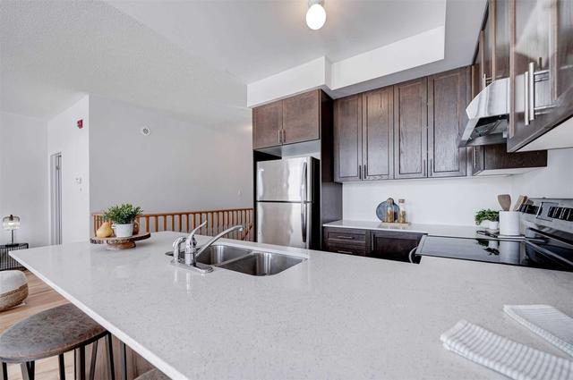 38 - 73 Armdale Rd, Condo with 2 bedrooms, 2 bathrooms and 1 parking in Mississauga ON | Image 3