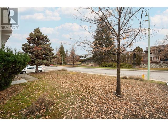 1487 Lawrence Avenue, House detached with 3 bedrooms, 2 bathrooms and 4 parking in Kelowna BC | Image 39