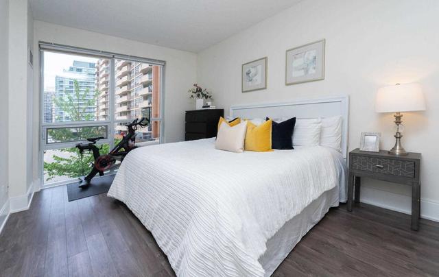 221 - 70 Roehampton Ave, Condo with 2 bedrooms, 2 bathrooms and 1 parking in Toronto ON | Image 17