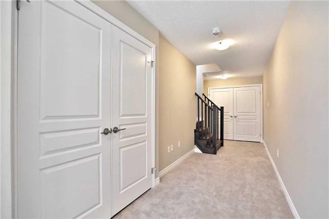 3105 Blackfriar Common, House attached with 3 bedrooms, 3 bathrooms and 1 parking in Oakville ON | Image 3
