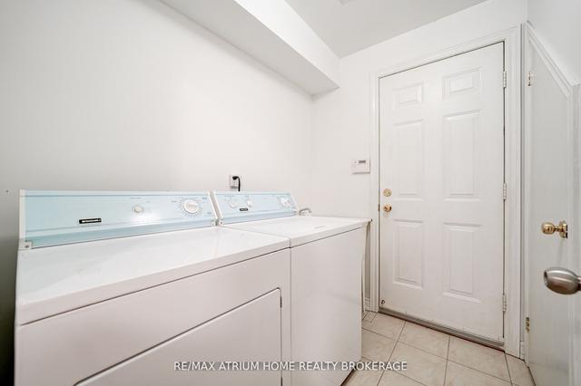 32c Oxford St, House attached with 3 bedrooms, 4 bathrooms and 2 parking in Toronto ON | Image 29