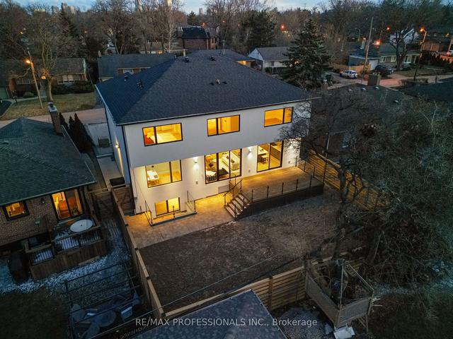 8 Greening Cres, House detached with 4 bedrooms, 5 bathrooms and 5 parking in Toronto ON | Image 32