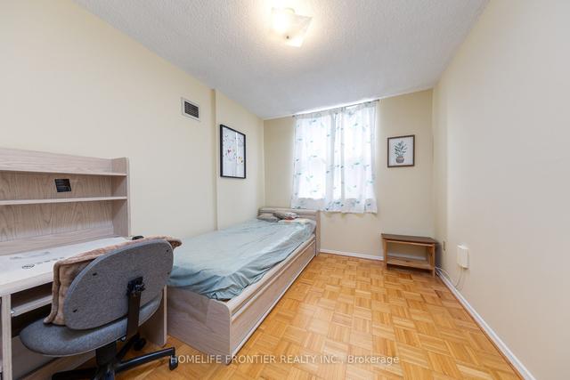 1102 - 205 Hilda Ave E, Condo with 3 bedrooms, 2 bathrooms and 1 parking in Toronto ON | Image 9