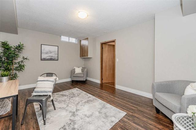 321a Mayview Cres, House semidetached with 3 bedrooms, 2 bathrooms and 3 parking in Waterloo ON | Image 19