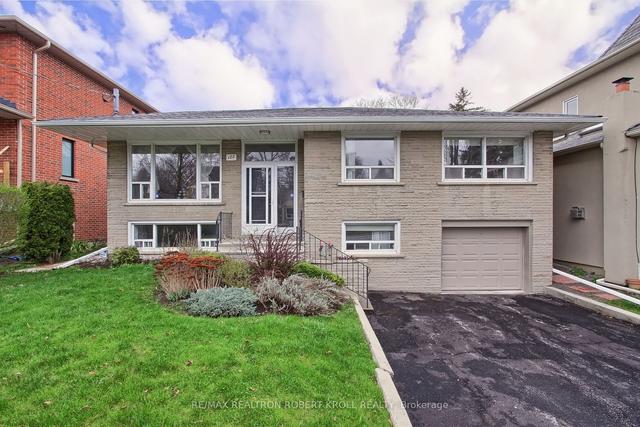 122 Burndale Ave, House detached with 3 bedrooms, 2 bathrooms and 5 parking in Toronto ON | Image 1