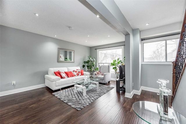 82 Enmount Dr, Townhouse with 3 bedrooms, 2 bathrooms and 2 parking in Brampton ON | Image 31