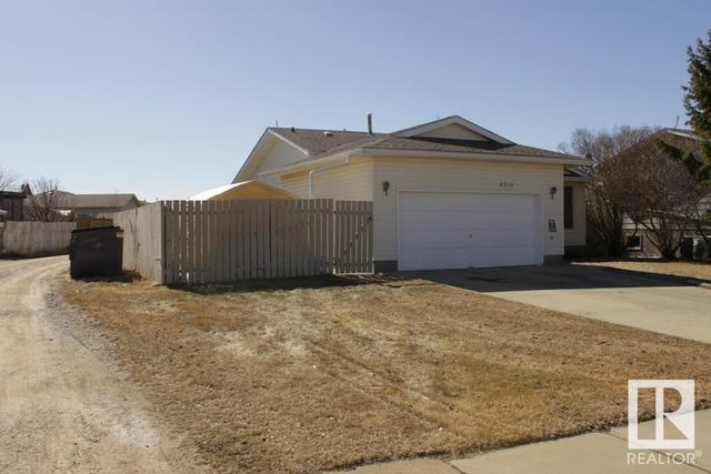 4319 54 Av, House detached with 3 bedrooms, 2 bathrooms and 4 parking in Tofield AB | Image 16