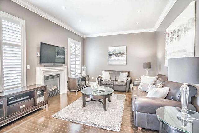 19 Rumbellow Cres, House detached with 4 bedrooms, 4 bathrooms and 4 parking in Ajax ON | Image 6