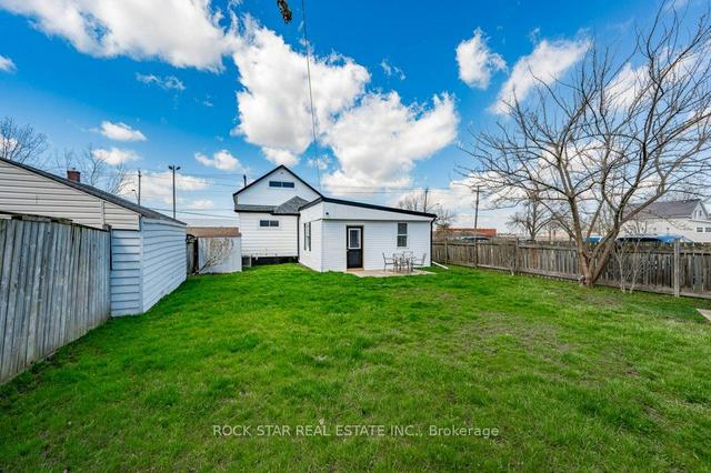 219 Dain Ave, House detached with 2 bedrooms, 2 bathrooms and 4 parking in Welland ON | Image 22