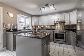 27 Sunrise Crescent Se, House detached with 3 bedrooms, 3 bathrooms and 4 parking in Calgary AB | Image 7