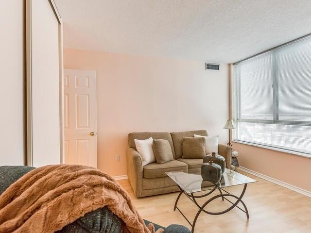 1002 - 20 Cherrytree Dr, Condo with 3 bedrooms, 2 bathrooms and 1 parking in Brampton ON | Image 16