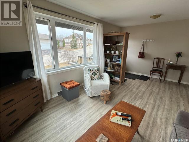 992 Thompson Crescent, House detached with 5 bedrooms, 2 bathrooms and null parking in La Ronge SK | Image 6