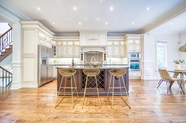 17 Kenneth Ave, House detached with 4 bedrooms, 5 bathrooms and 4 parking in Toronto ON | Image 2