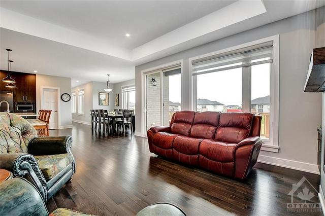 7065 Still Meadow Way, House detached with 4 bedrooms, 3 bathrooms and 12 parking in Ottawa ON | Image 8