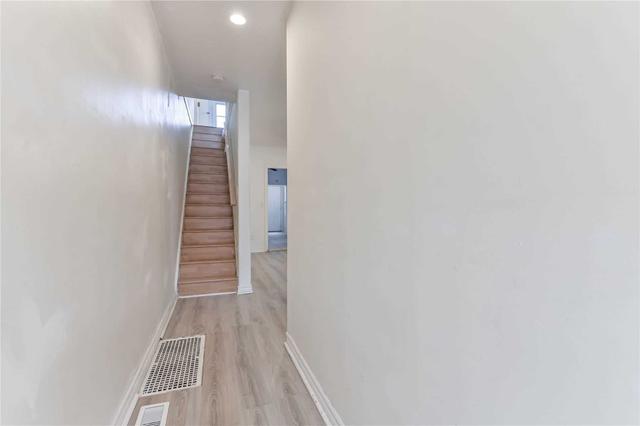 1534 Dufferin St, House semidetached with 3 bedrooms, 3 bathrooms and 2 parking in Toronto ON | Image 9